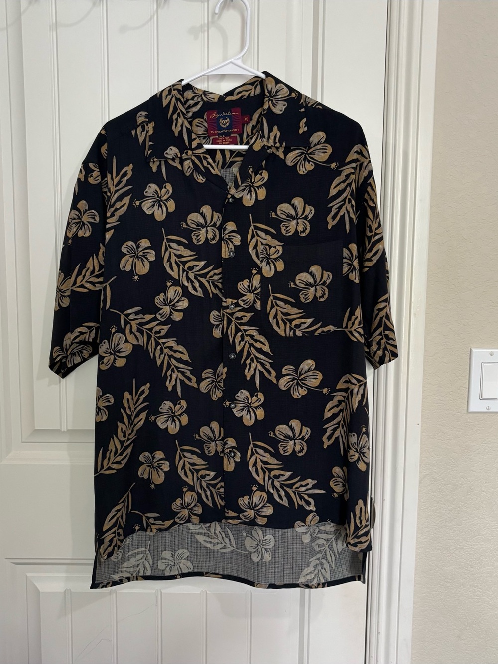 Byron Nelson Black & Tan Floral Camp Shirt medium 100% silk